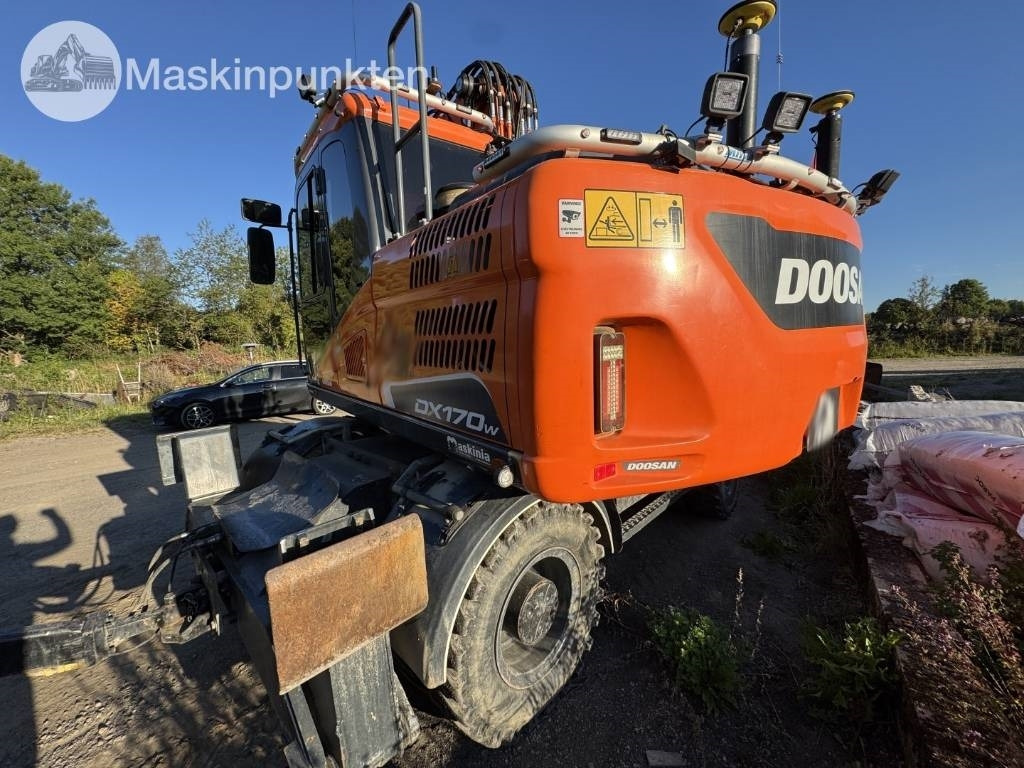 Doosan DX 170 W-5 + Tippvagn + Redskap - Mobilbagger: das Bild 3 Doosan DX 170 W-5 + Tippvagn + Redskap - Mobilbagger: das Bild 3
