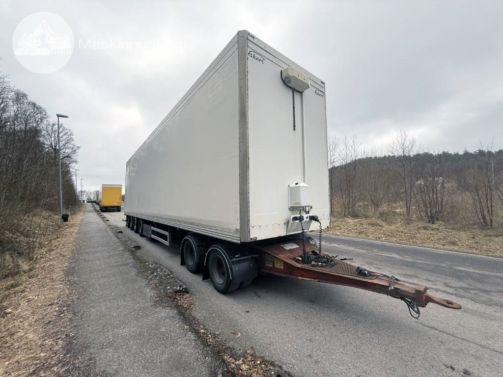 Ekeri L3 - Koffer Auflieger: das Bild 3 Ekeri L3 - Koffer Auflieger: das Bild 3