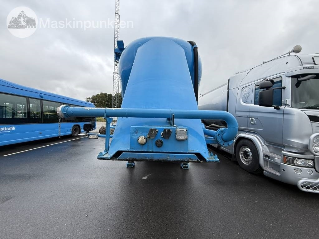 Interconsult Bulktrailer - Tankauflieger: das Bild 2 Interconsult Bulktrailer - Tankauflieger: das Bild 2