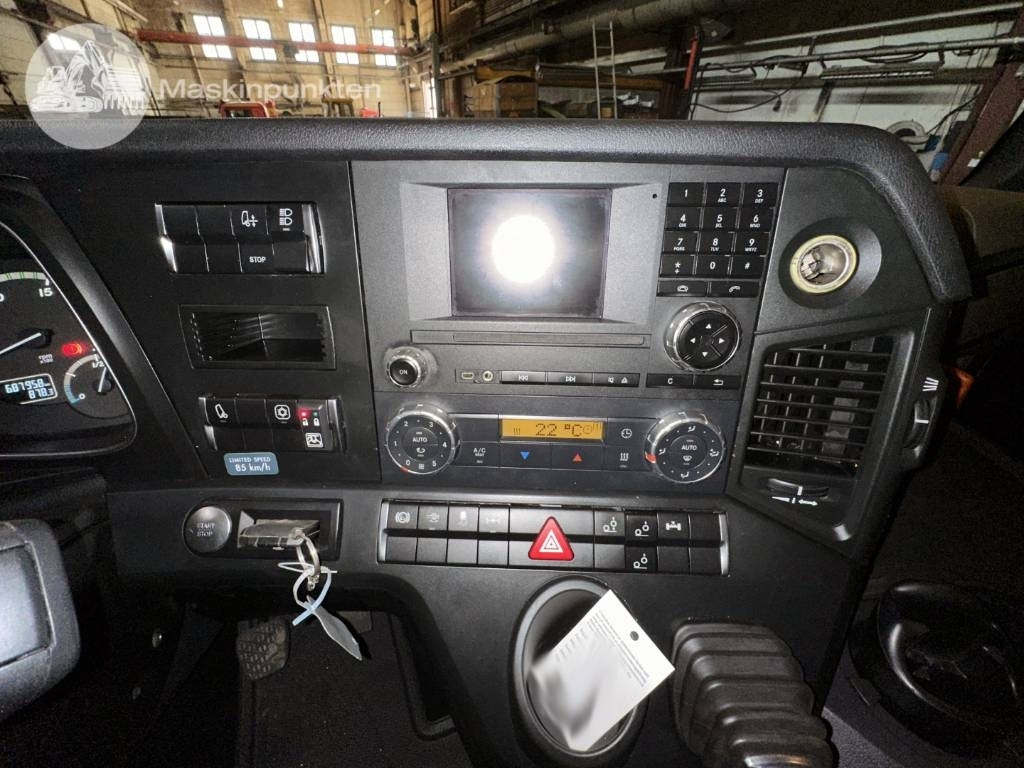 Koffer LKW Mercedes-Benz Actros 2545: das Bild 24