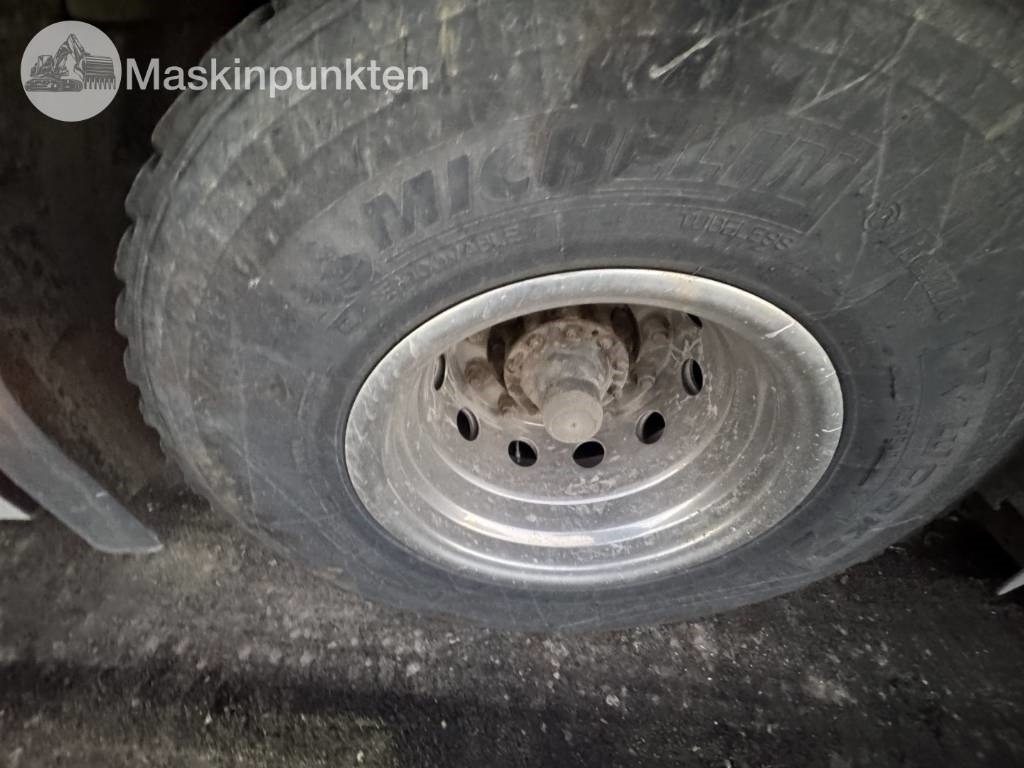 Abrollkipper Scania R 480 LB: das Bild 10 Abrollkipper Scania R 480 LB: das Bild 10