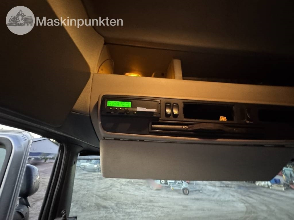 Abrollkipper Scania R 480 LB: das Bild 36 Abrollkipper Scania R 480 LB: das Bild 36