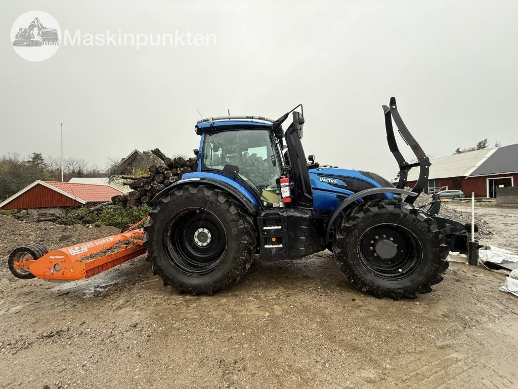 Valtra T 255 MED KRAN OCH AGGREGAT! - Forsttraktor: das Bild 2 Valtra T 255 MED KRAN OCH AGGREGAT! - Forsttraktor: das Bild 2