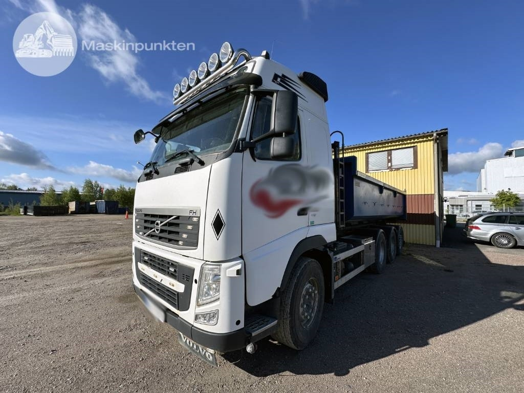Volvo FH 500 - Abrollkipper: das Bild 1 Volvo FH 500 - Abrollkipper: das Bild 1