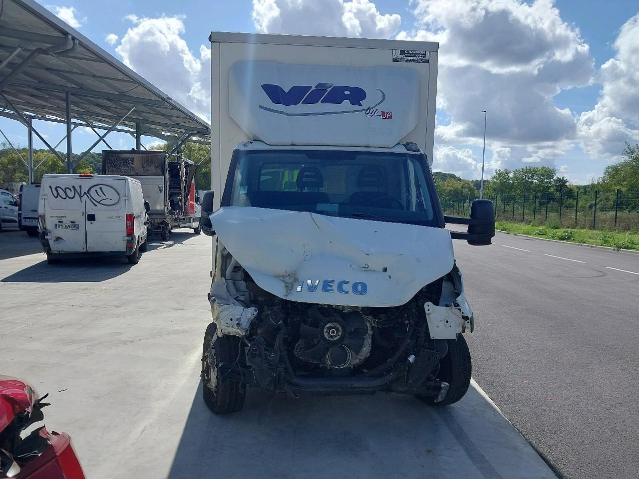 IVECO PORTEUR 65C14N - Koffer Transporter: das Bild 2 IVECO PORTEUR 65C14N - Koffer Transporter: das Bild 2