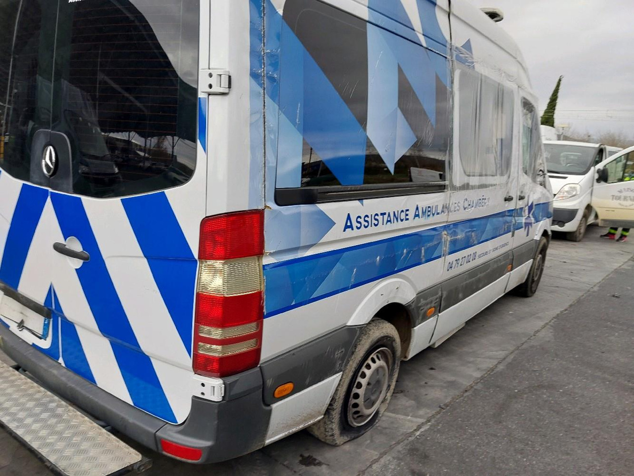 MERCEDES SPRINTER II 313 2.2 CDI 130 - Krankenwagen: das Bild 4 MERCEDES SPRINTER II 313 2.2 CDI 130 - Krankenwagen: das Bild 4