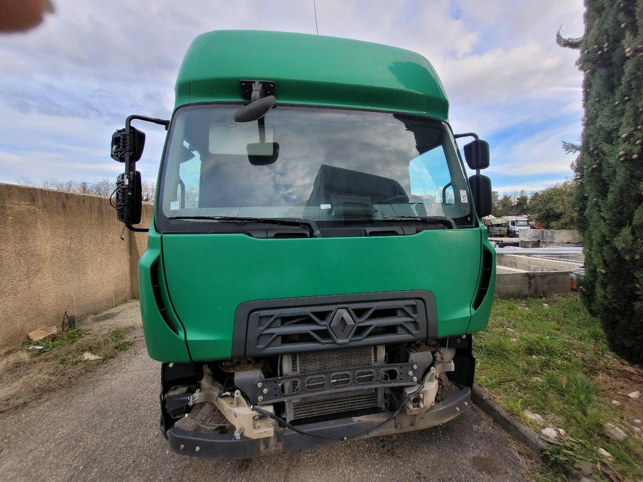 RENAULT D WIDE PLATEAU - Pritsche LKW: das Bild 2 RENAULT D WIDE PLATEAU - Pritsche LKW: das Bild 2