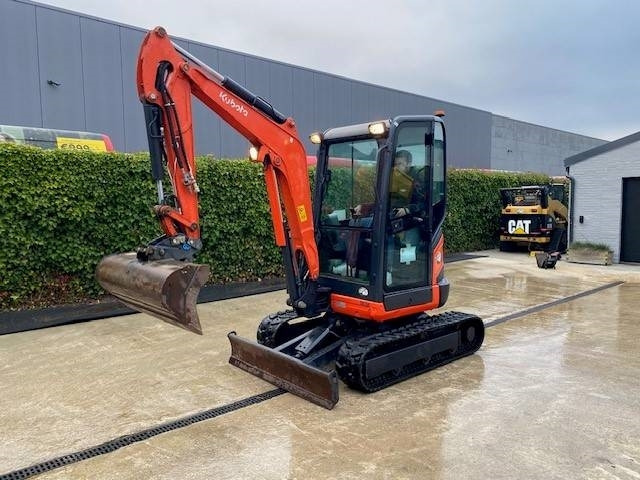 Kubota U 27-4 - Minibagger: das Bild 2 Kubota U 27-4 - Minibagger: das Bild 2