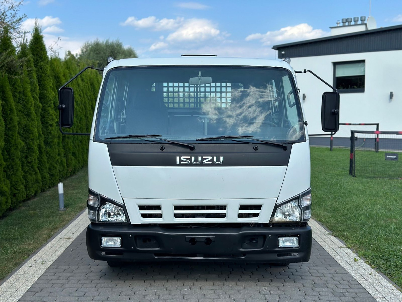 Isuzu 35 N TIPPER 3-SIDE KIPPER DOUBLE CABIN - Kipper Transporter, Transporter mit Doppelkabine: das Bild 2 Isuzu 35 N TIPPER 3-SIDE KIPPER DOUBLE CABIN - Kipper Transporter, Transporter mit Doppelkabine: das Bild 2