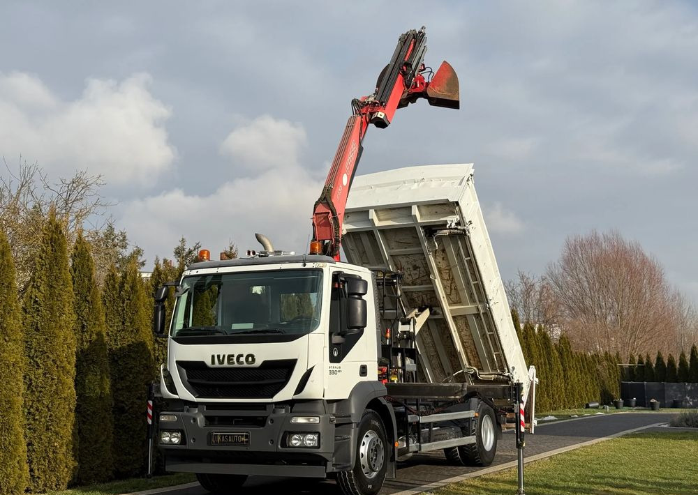 Iveco STRALIS 330 / 4x2 / FASSI F135 / WYWROTKA - Kipper: das Bild 1 Iveco STRALIS 330 / 4x2 / FASSI F135 / WYWROTKA - Kipper: das Bild 1