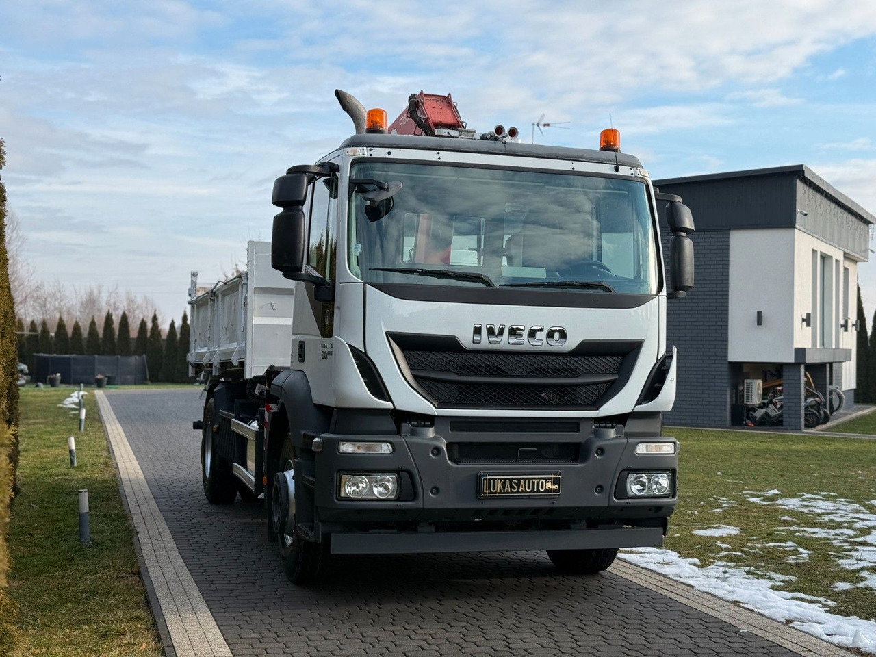 Iveco STRALIS 330 / 4x2/ TIPPER /FASSI F135 - Kipper, Autokran: das Bild 3 Iveco STRALIS 330 / 4x2/ TIPPER /FASSI F135 - Kipper, Autokran: das Bild 3