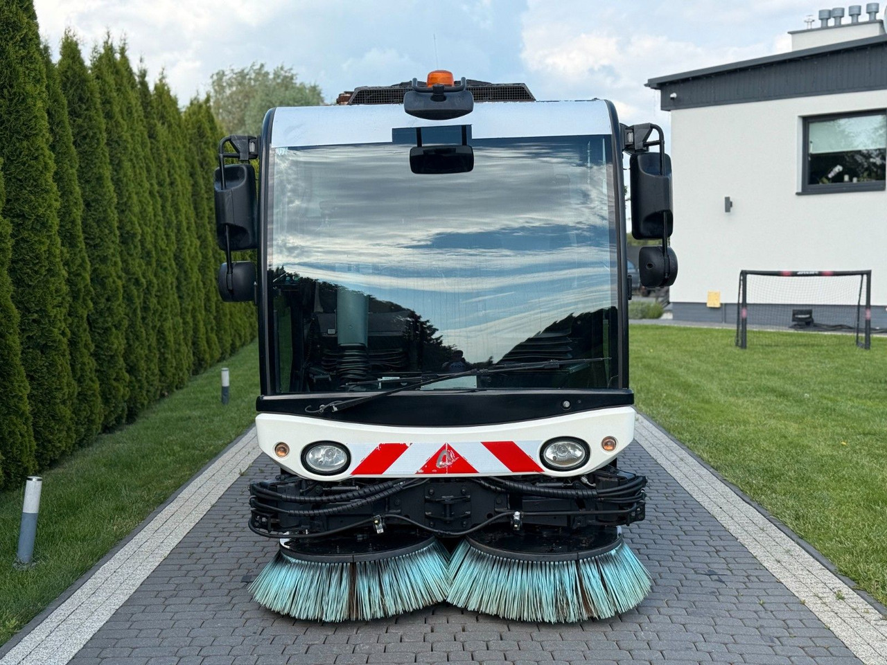 MATHIEU GRAND AZURA MC420 SWEEPER - Kehrmaschine: das Bild 2 MATHIEU GRAND AZURA MC420 SWEEPER - Kehrmaschine: das Bild 2