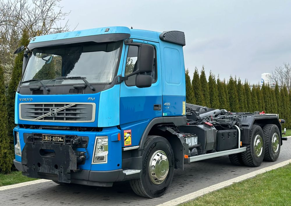Volvo FM 400 HAKOWIEC 6X4 - Abrollkipper: das Bild 1 Volvo FM 400 HAKOWIEC 6X4 - Abrollkipper: das Bild 1