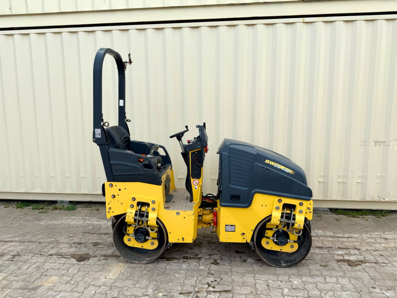 BOMAG BW80AD-5 / 2018 BJ / 1.005 H / 1.550 KG - Straßenwalze: das Bild 5 BOMAG BW80AD-5 / 2018 BJ / 1.005 H / 1.550 KG - Straßenwalze: das Bild 5