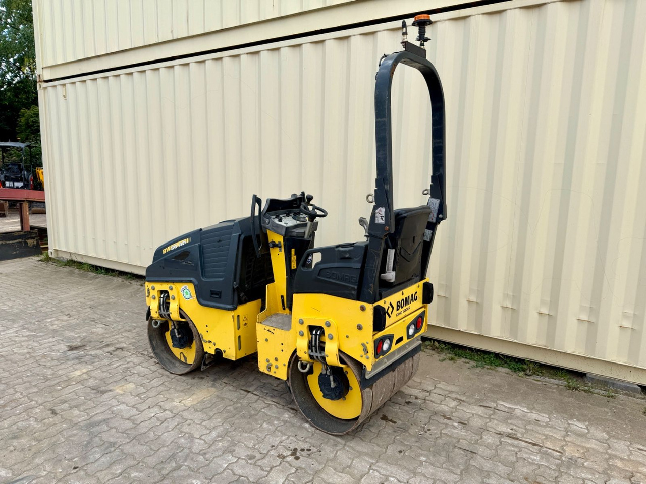 BOMAG BW80AD-5 / 2020 BJ / 426 H / 1.550 KG - Straßenwalze: das Bild 3 BOMAG BW80AD-5 / 2020 BJ / 426 H / 1.550 KG - Straßenwalze: das Bild 3