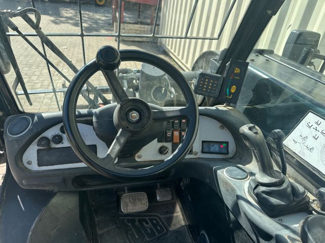 Teleskoplader JCB 520-40 / 2017 BJ / 2.297 Bh / 4 Meter / 2 Tonnen: das Bild 12 Teleskoplader JCB 520-40 / 2017 BJ / 2.297 Bh / 4 Meter / 2 Tonnen: das Bild 12