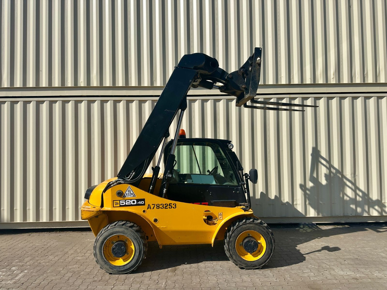 JCB 520-40 / 4 Meter / 2 Tonnen / 2.297 Bh / TOP - Teleskoplader: das Bild 5 JCB 520-40 / 4 Meter / 2 Tonnen / 2.297 Bh / TOP - Teleskoplader: das Bild 5