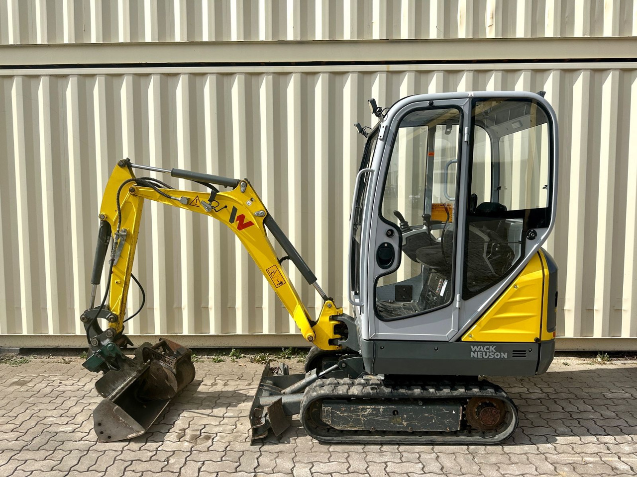 Wacker ET16 / 1.298 H / 2 x Löffel / MS01 / 1. Hand - Minibagger: das Bild 2 Wacker ET16 / 1.298 H / 2 x Löffel / MS01 / 1. Hand - Minibagger: das Bild 2