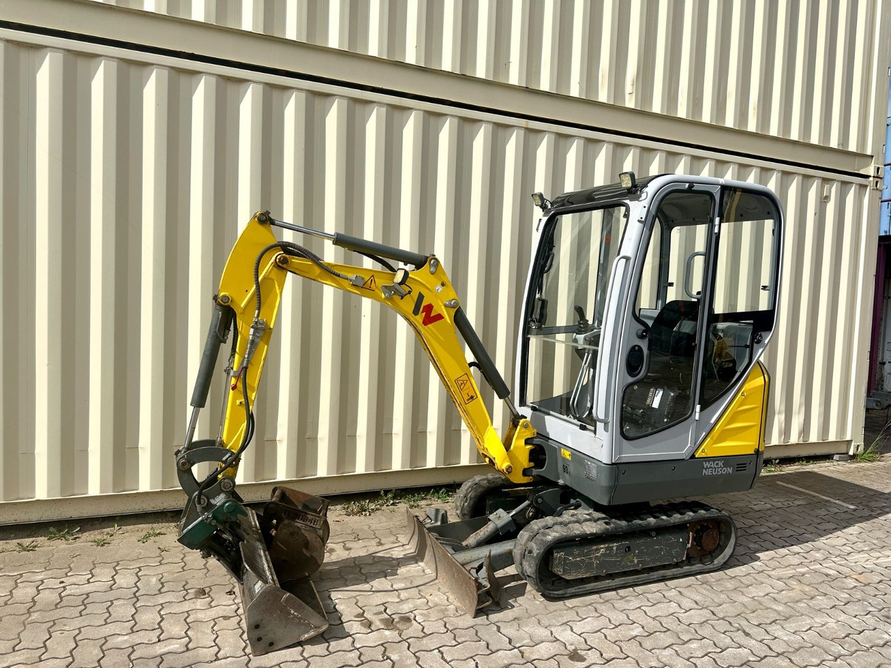 Wacker ET16 / 1.298 H / 2 x Löffel / MS01 / 1. Hand - Minibagger: das Bild 1 Wacker ET16 / 1.298 H / 2 x Löffel / MS01 / 1. Hand - Minibagger: das Bild 1