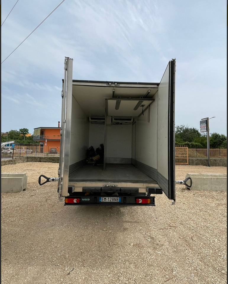IVECO EUROCARGO 75E18 - Kühlkoffer LKW: das Bild 3 IVECO EUROCARGO 75E18 - Kühlkoffer LKW: das Bild 3