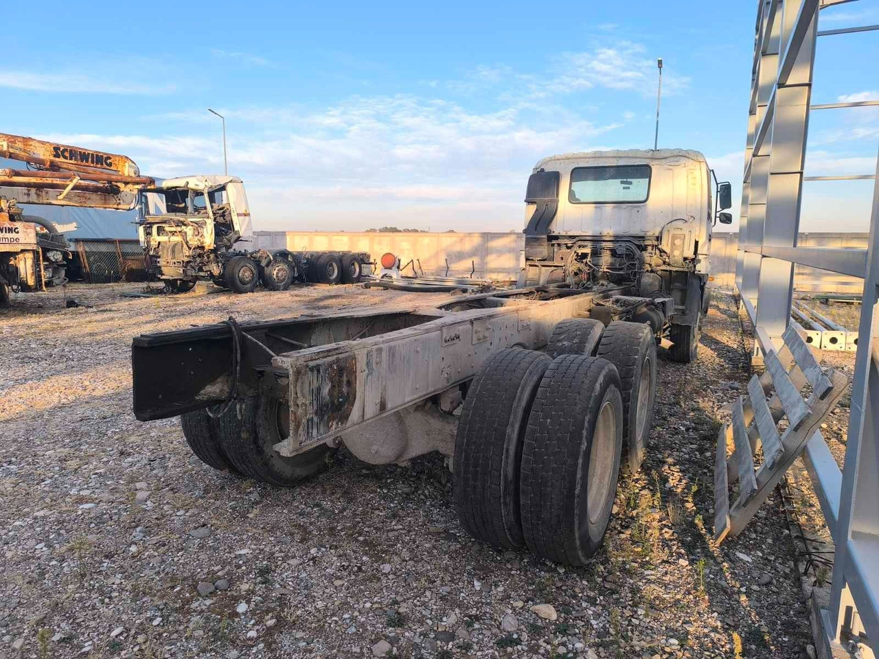 Isuzu 2.8 CXZ 81 - Fahrgestell LKW: das Bild 5 Isuzu 2.8 CXZ 81 - Fahrgestell LKW: das Bild 5