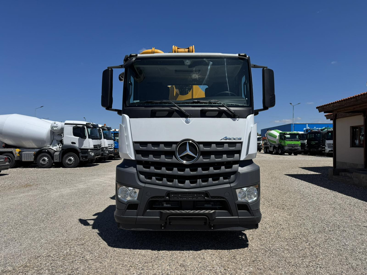MERCEDES-BENZ AROCS 4442 SCHWING S43SX - Betonpumpe: das Bild 2 MERCEDES-BENZ AROCS 4442 SCHWING S43SX - Betonpumpe: das Bild 2