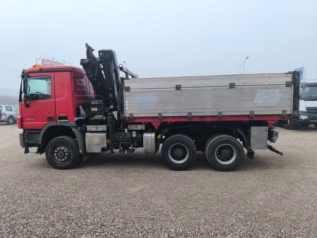 Mercedes-Benz ACTROS 3355 V8 6X6 HIAB 211 EP-5 HIPRO - Kipper, Autokran: das Bild 4 Mercedes-Benz ACTROS 3355 V8 6X6 HIAB 211 EP-5 HIPRO - Kipper, Autokran: das Bild 4