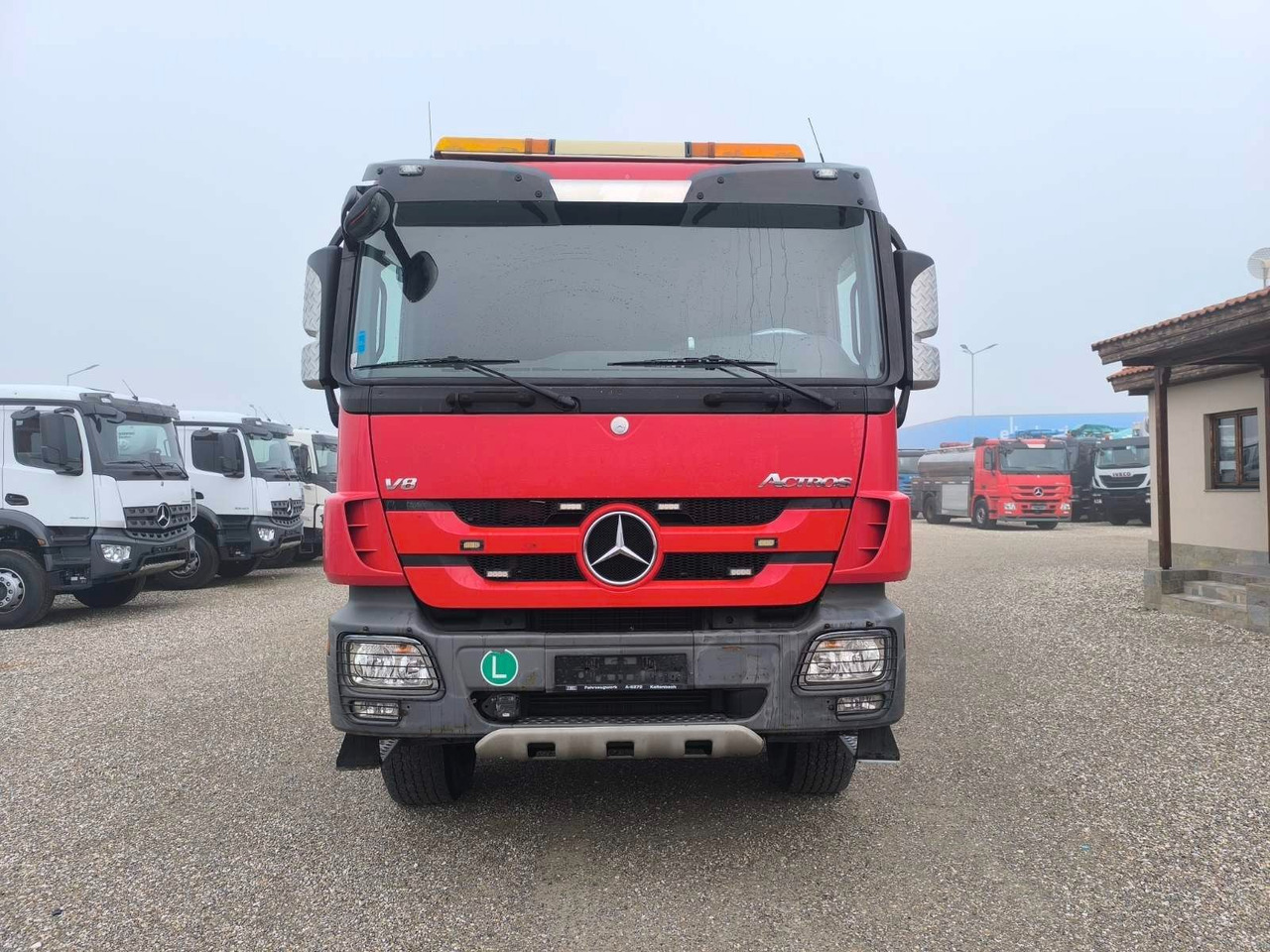 Mercedes-Benz ACTROS 3355 V8 6X6 HIAB 211 EP-5 HIPRO - Kipper, Autokran: das Bild 2 Mercedes-Benz ACTROS 3355 V8 6X6 HIAB 211 EP-5 HIPRO - Kipper, Autokran: das Bild 2