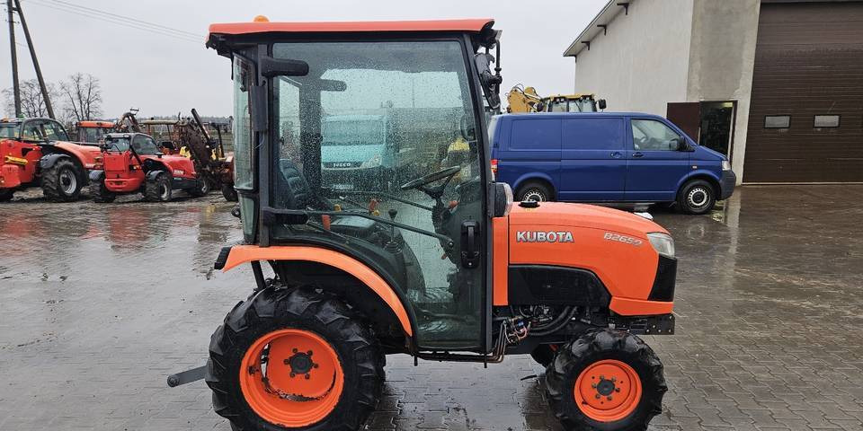 Ciągnik Kubota B2650 4x4 klima 26 KM hydrostat - Traktor: das Bild 5 Ciągnik Kubota B2650 4x4 klima 26 KM hydrostat - Traktor: das Bild 5
