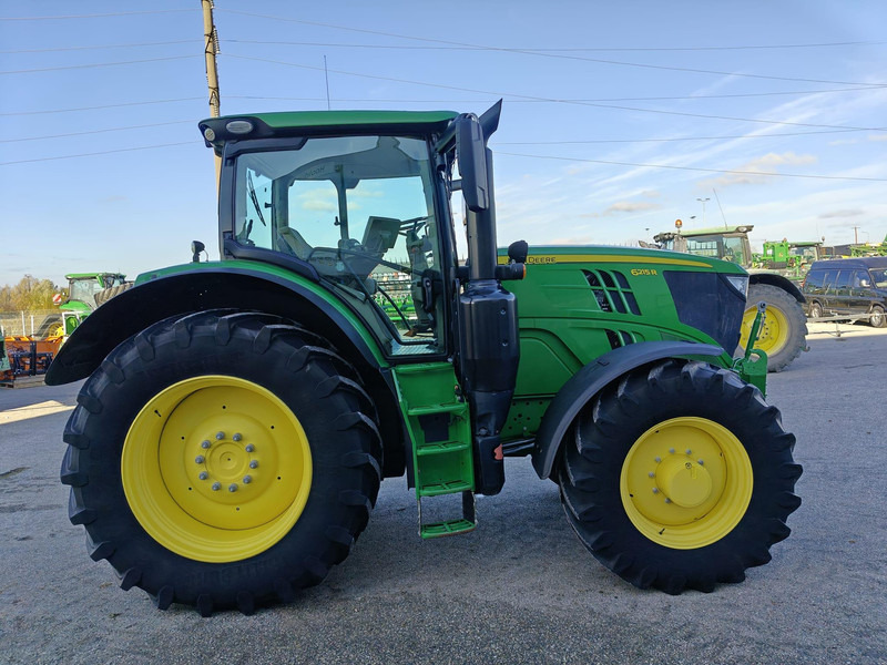 John Deere 6215R Autopowr - Traktor: das Bild 2 John Deere 6215R Autopowr - Traktor: das Bild 2