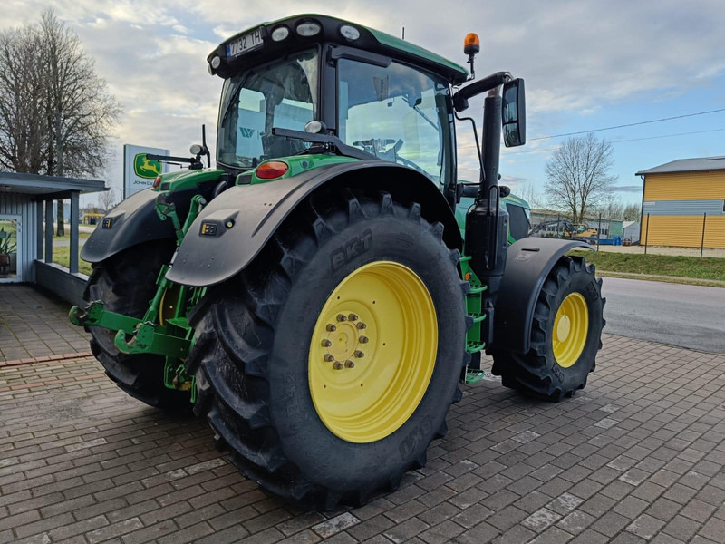 John Deere 6215R - Traktor: das Bild 3 John Deere 6215R - Traktor: das Bild 3