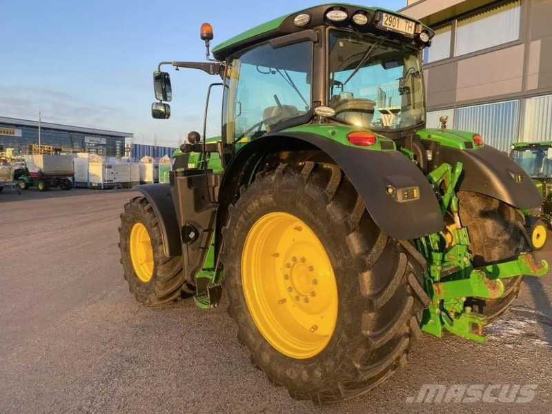 John Deere 6215R - Traktor: das Bild 4 John Deere 6215R - Traktor: das Bild 4