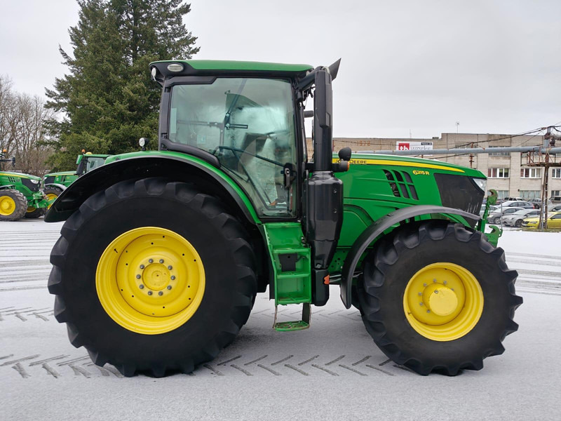 John Deere 6215R - Traktor: das Bild 2 John Deere 6215R - Traktor: das Bild 2