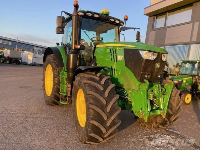 John Deere 6215R - Traktor: das Bild 2 John Deere 6215R - Traktor: das Bild 2