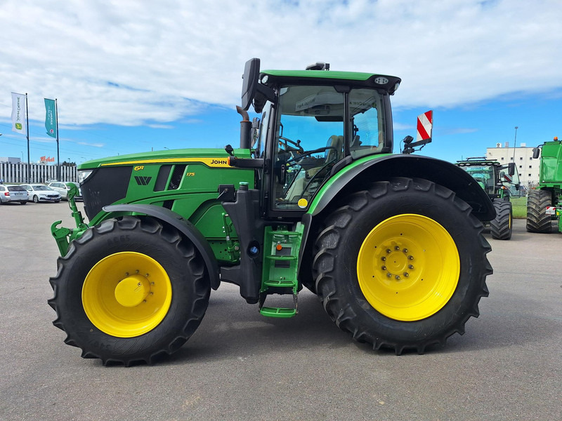 John Deere 6R 175 - Traktor: das Bild 4 John Deere 6R 175 - Traktor: das Bild 4
