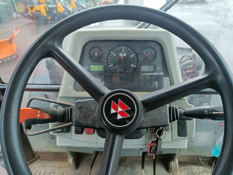 Traktor Massey Ferguson 5465: das Bild 9