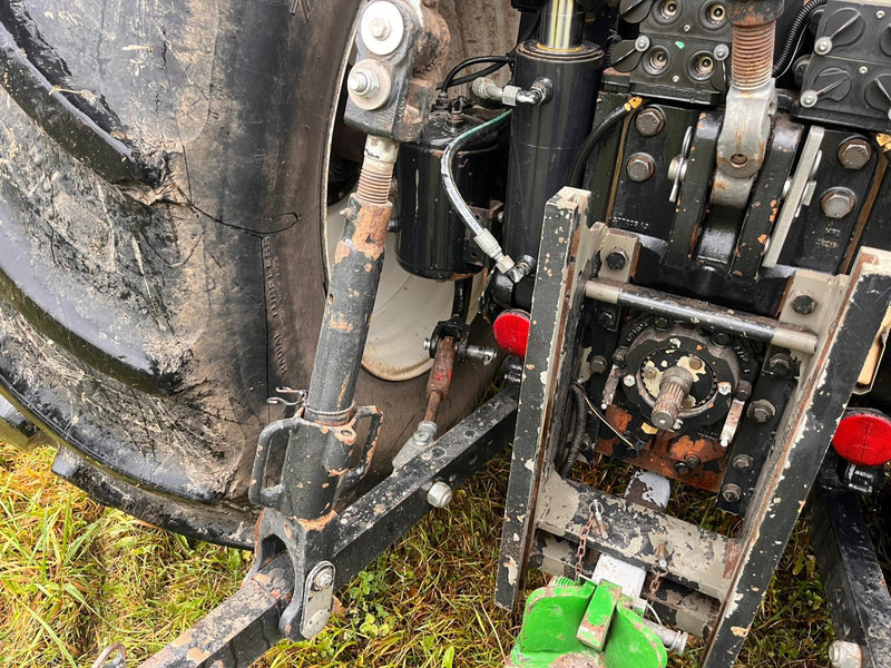 Traktor New Holland T8.330: das Bild 9 Traktor New Holland T8.330: das Bild 9