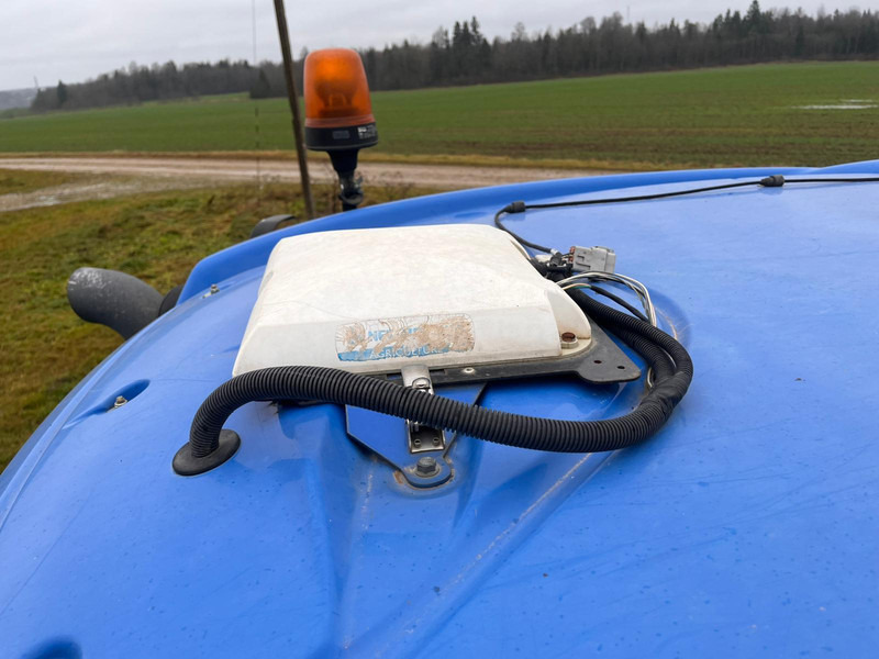 Traktor New Holland T8.330: das Bild 17 Traktor New Holland T8.330: das Bild 17
