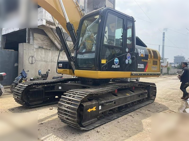CATERPILLAR 320DL - Kettenbagger: das Bild 4 CATERPILLAR 320DL - Kettenbagger: das Bild 4