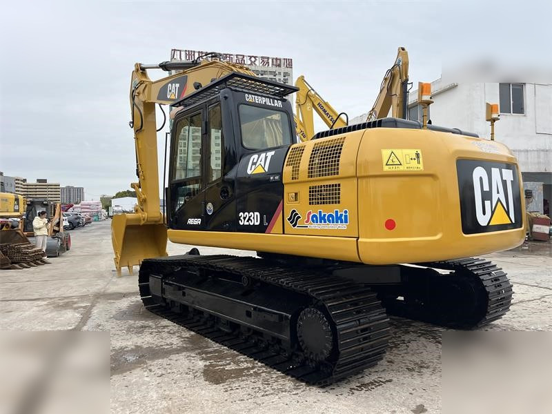 CATERPILLAR 323DL - Kettenbagger: das Bild 5 CATERPILLAR 323DL - Kettenbagger: das Bild 5