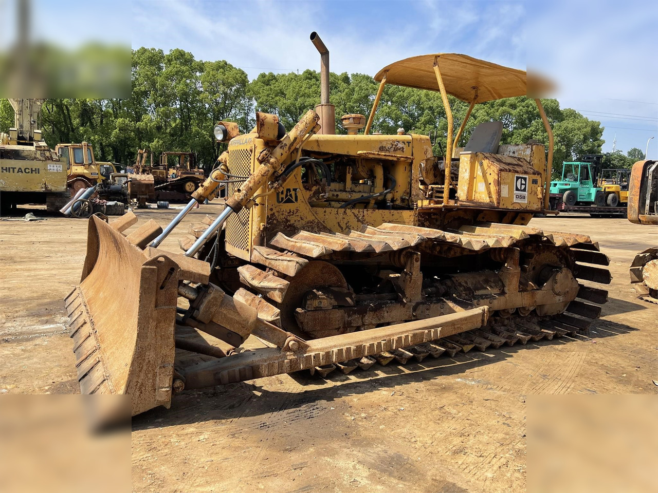 CATERPILLAR D5B - Bulldozer: das Bild 1 CATERPILLAR D5B - Bulldozer: das Bild 1