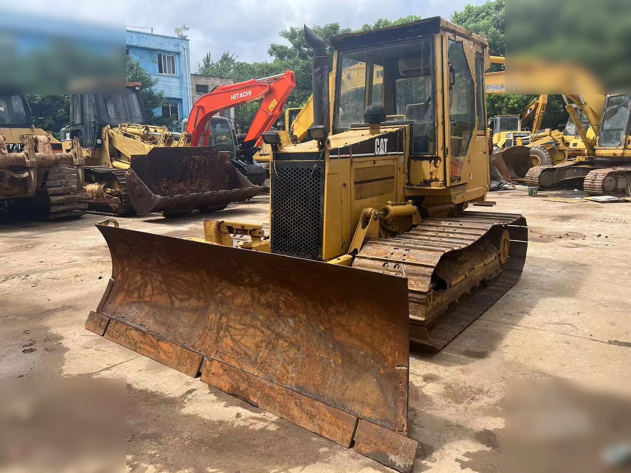 CATERPILLAR D5C - Bulldozer: das Bild 4 CATERPILLAR D5C - Bulldozer: das Bild 4