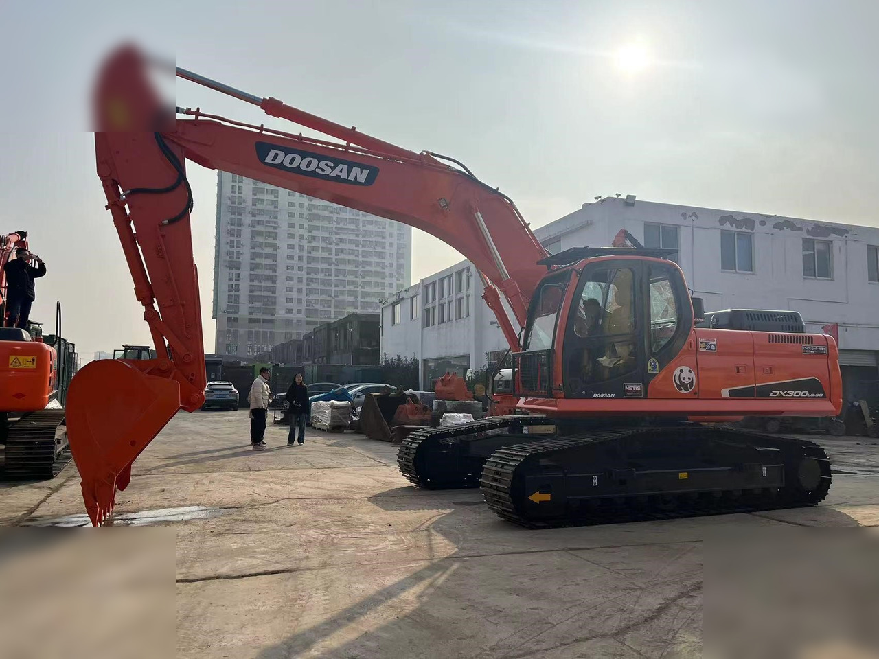 DOOSAN DX300 LC-9C - Kettenbagger: das Bild 2 DOOSAN DX300 LC-9C - Kettenbagger: das Bild 2