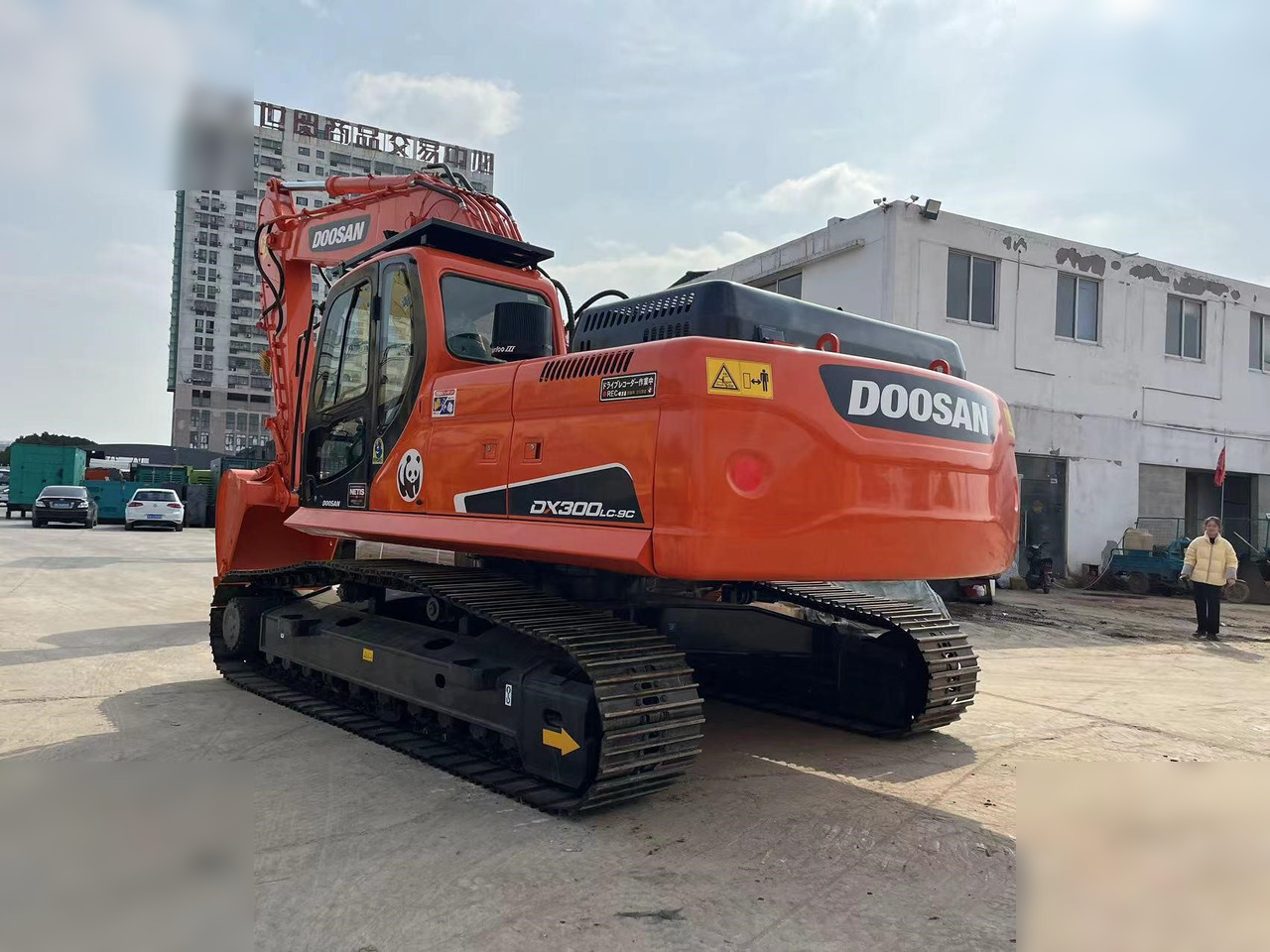 DOOSAN DX300 LC-9C - Kettenbagger: das Bild 3 DOOSAN DX300 LC-9C - Kettenbagger: das Bild 3