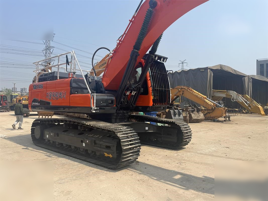 DOOSAN DX340 LCA - Kettenbagger: das Bild 4 DOOSAN DX340 LCA - Kettenbagger: das Bild 4