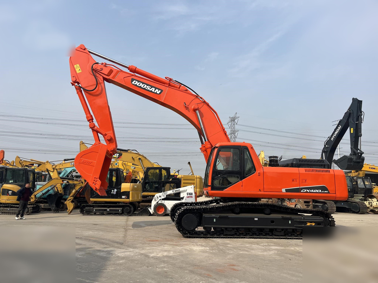 DOOSAN DX420 LC-9C - Kettenbagger: das Bild 1 DOOSAN DX420 LC-9C - Kettenbagger: das Bild 1