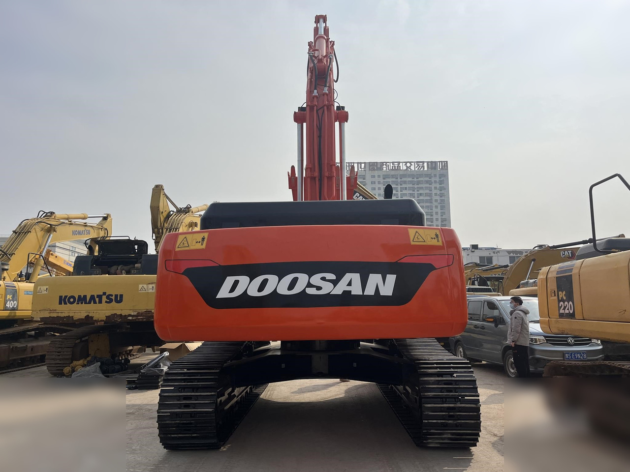 DOOSAN DX420 LC-9C - Kettenbagger: das Bild 2 DOOSAN DX420 LC-9C - Kettenbagger: das Bild 2