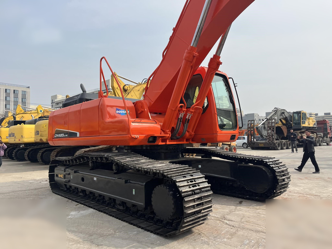 DOOSAN DX420 LC-9C - Kettenbagger: das Bild 5 DOOSAN DX420 LC-9C - Kettenbagger: das Bild 5