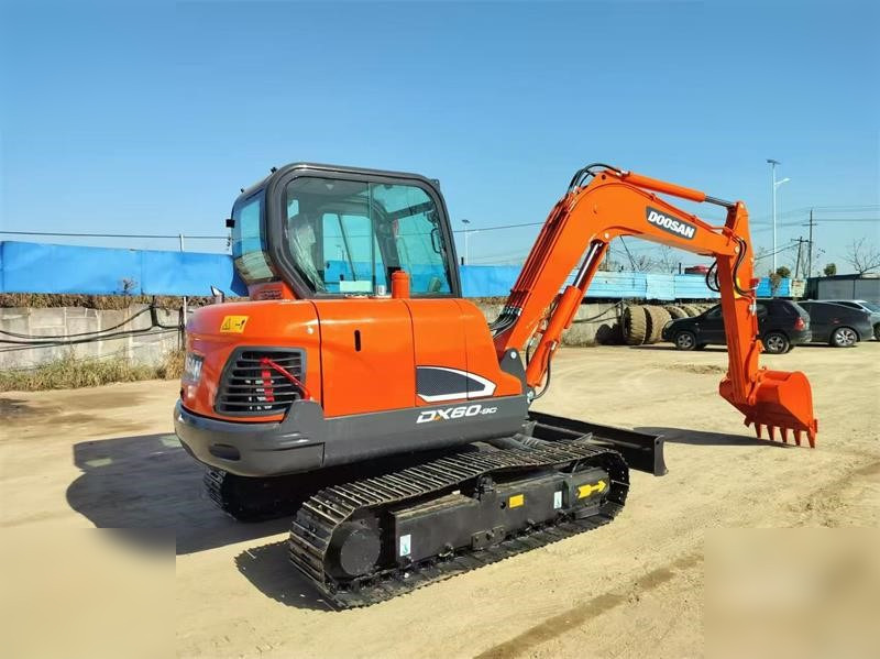 DOOSAN DX60-9C - Kettenbagger: das Bild 2 DOOSAN DX60-9C - Kettenbagger: das Bild 2