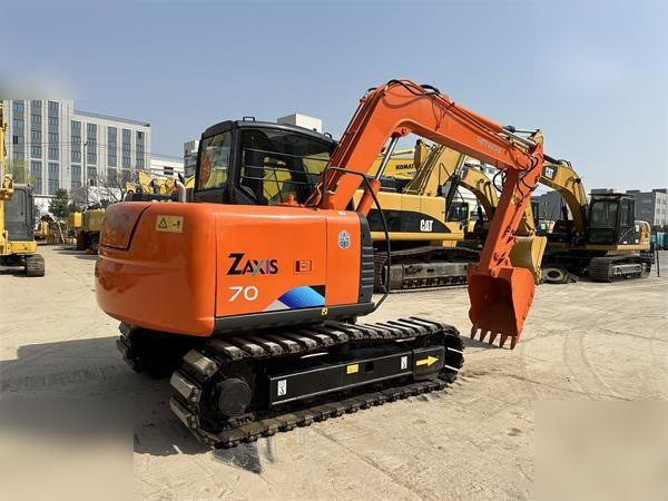 HITACHI ZX70 - Kettenbagger: das Bild 2 HITACHI ZX70 - Kettenbagger: das Bild 2